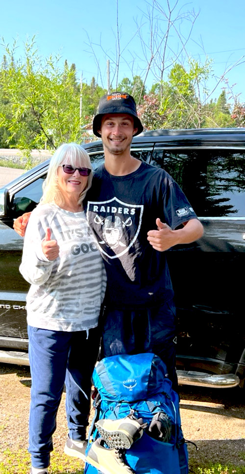 Zachary et une bonne samaritaine