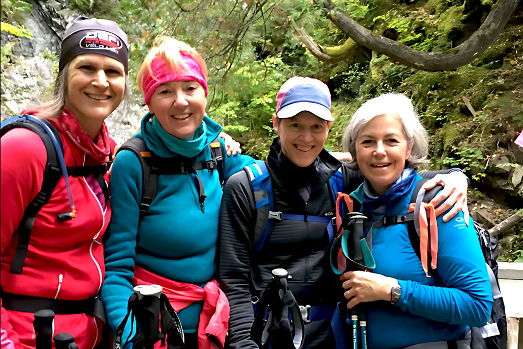 Lyse Ferland (deuxième à gauche) et amies randonneuses du «groupe des six» Crédit photo : Lyse Ferland